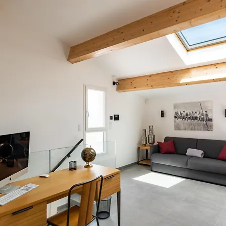 Willa Les Black&white Palau-del-Vidre